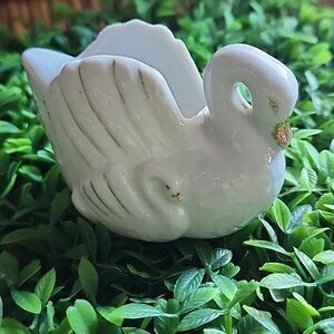Vintage Dainty Swan Mama & Baby With Gold Tone Accent Coquette